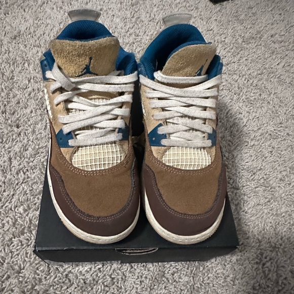 Jordan 4s - Picture 2 of 4